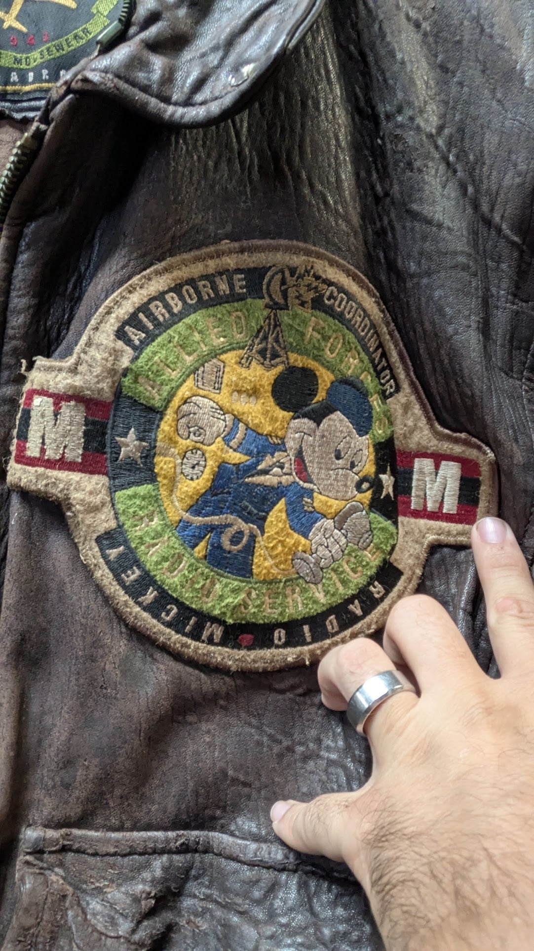 RARE VINTAGE 1994 DISNEY MICKEY MOUSE 449th FLYING ACES LEATHER JACKET - SIZE LARGE - THRASHED / AS-IS