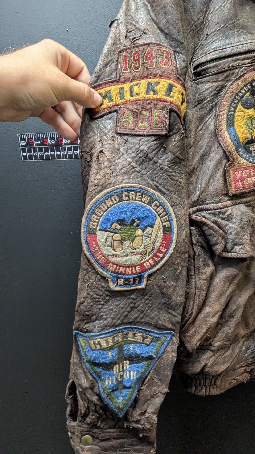 RARE VINTAGE 1994 DISNEY MICKEY MOUSE 449th FLYING ACES LEATHER JACKET - SIZE LARGE - THRASHED / AS-IS