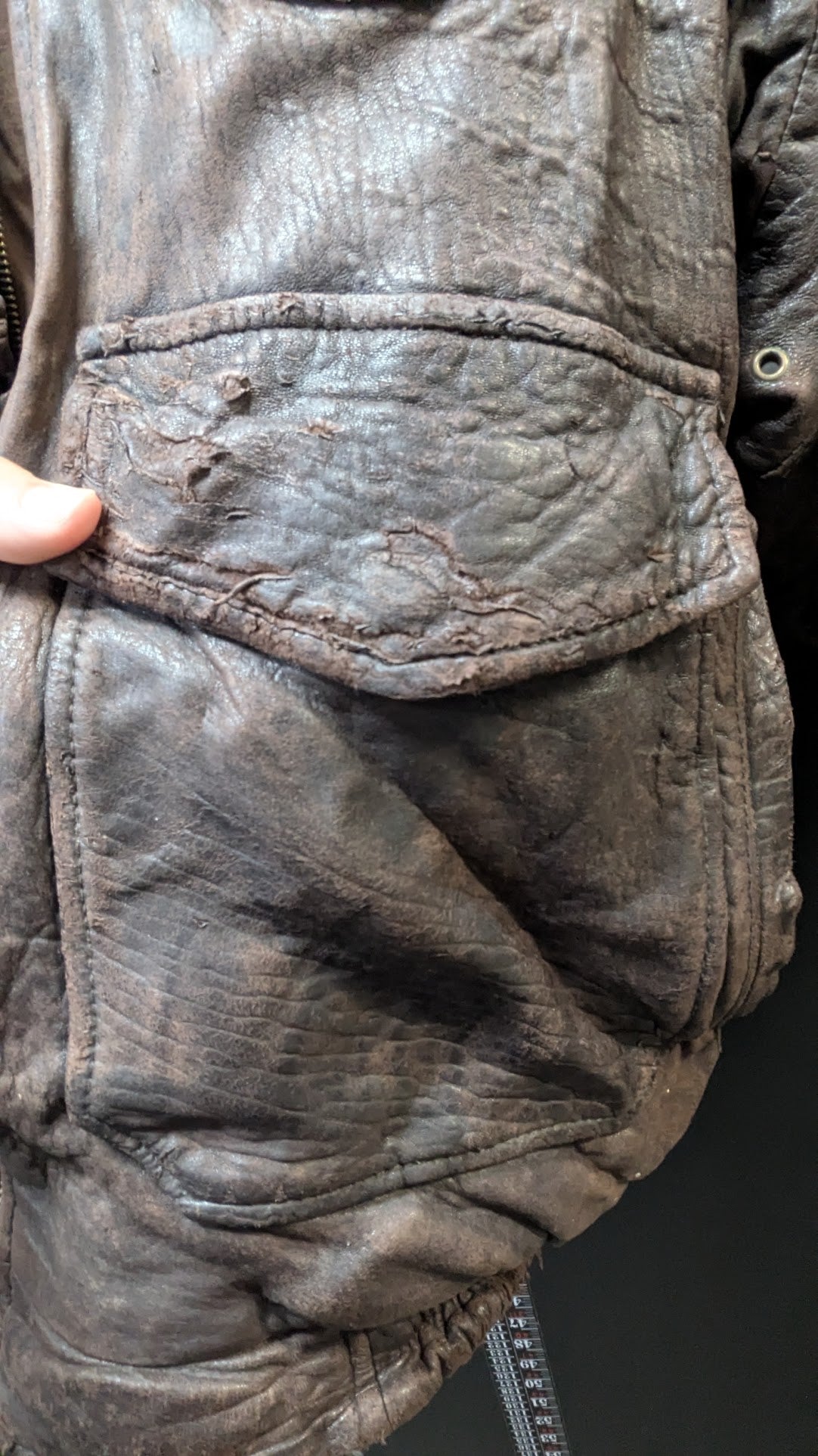 RARE VINTAGE 1994 DISNEY MICKEY MOUSE 449th FLYING ACES LEATHER JACKET - SIZE LARGE - THRASHED / AS-IS