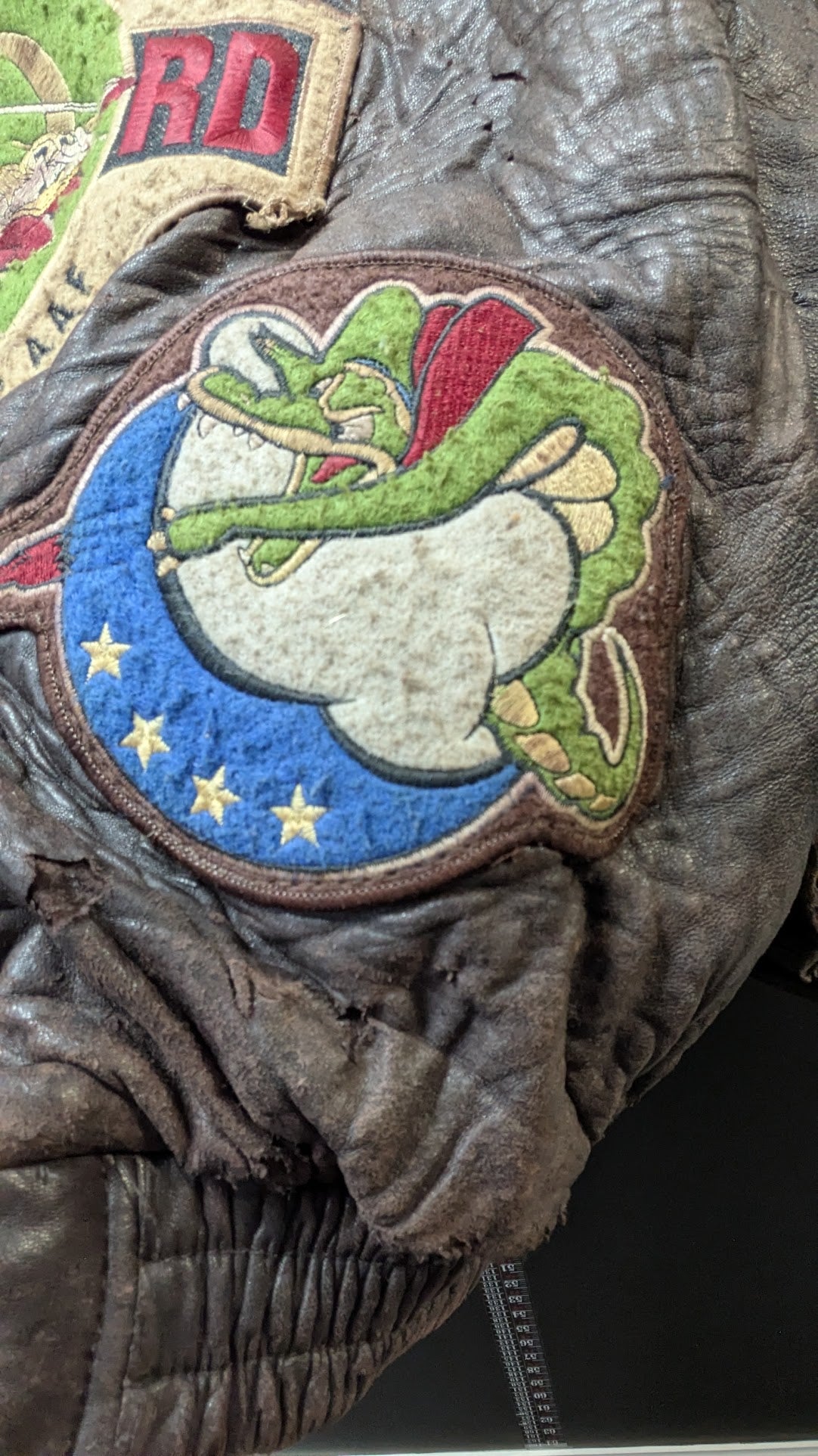 RARE VINTAGE 1994 DISNEY MICKEY MOUSE 449th FLYING ACES LEATHER JACKET - SIZE LARGE - THRASHED / AS-IS