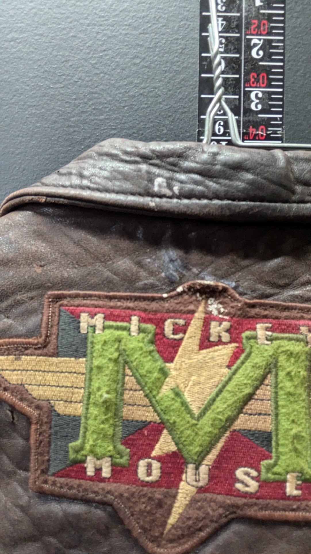 RARE VINTAGE 1994 DISNEY MICKEY MOUSE 449th FLYING ACES LEATHER JACKET - SIZE LARGE - THRASHED / AS-IS