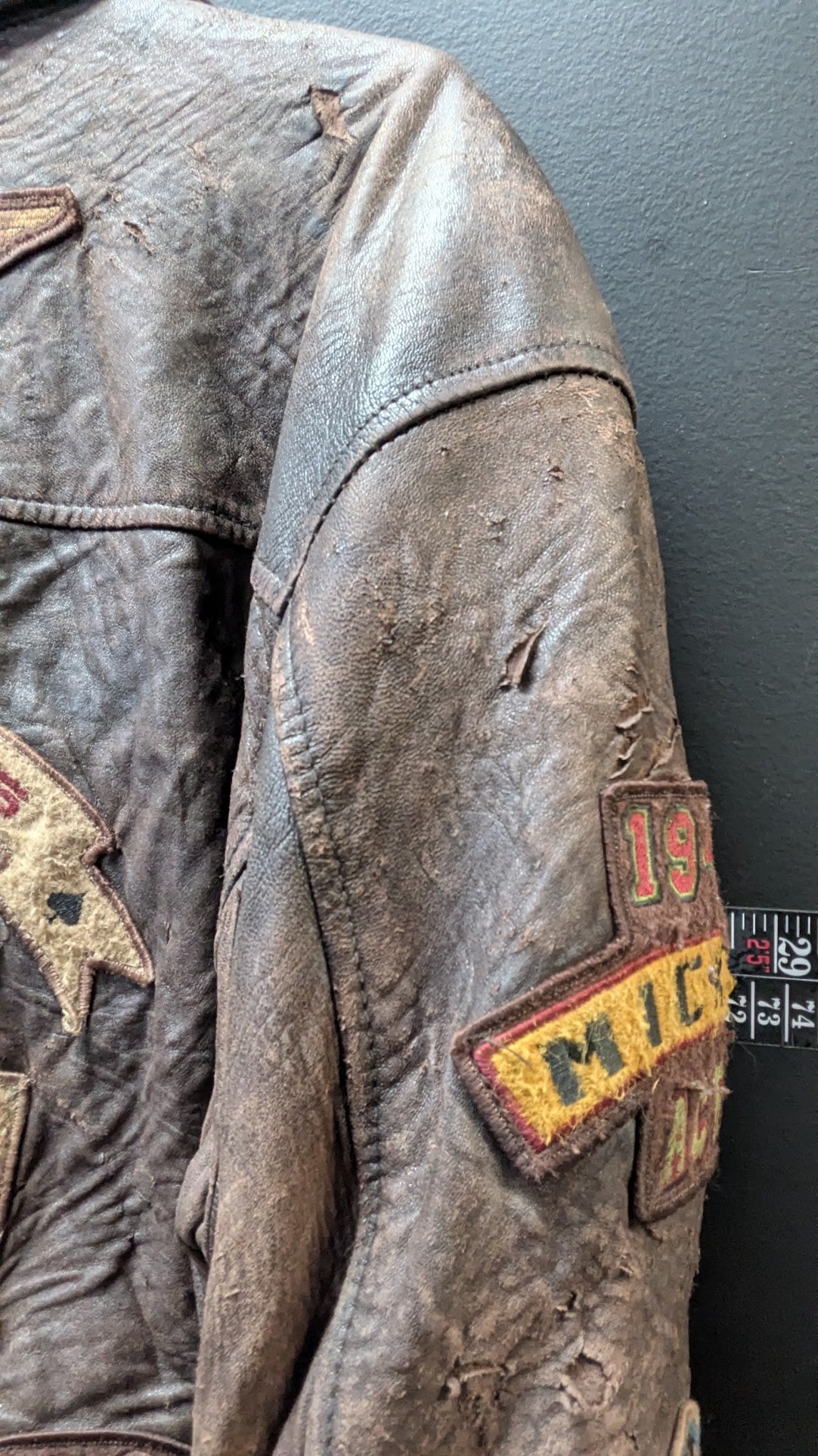 RARE VINTAGE 1994 DISNEY MICKEY MOUSE 449th FLYING ACES LEATHER JACKET - SIZE LARGE - THRASHED / AS-IS