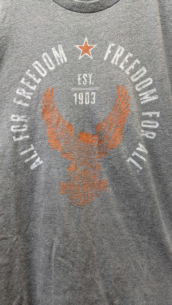 2018 Harley-Davidson T-Shirt Men’s XL Gray Freedom Eagle Oconomowoc Wisconsin