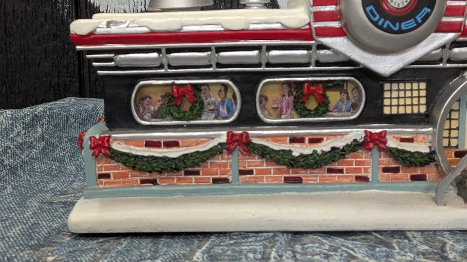 2006 Hawthorne Village Kick Start Diner Cycle City Christmas Motorcycle Village A2180 w/ COA