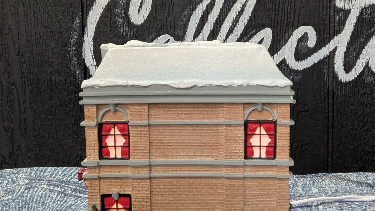 Hawthorne Village Cycle City Pizza Parlor Christmas Village 2009 Lighted Building