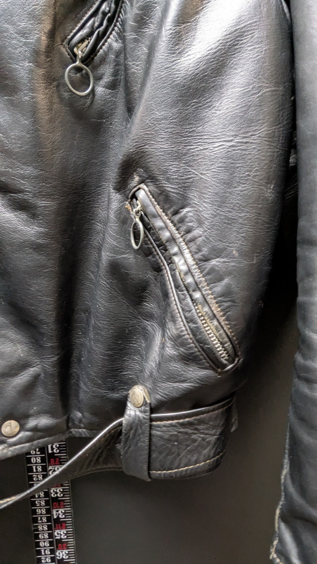 Vintage Black Leather Motorcycle Jacket – Quilted Lining & Waist Belt