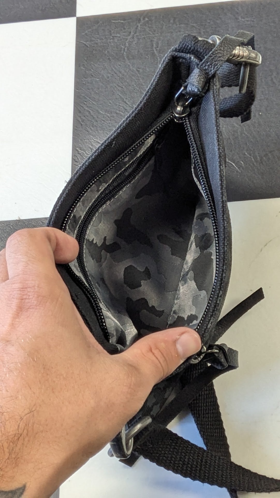 Harley-Davidson Black Star Print Crossbody Bag with Camo Lining