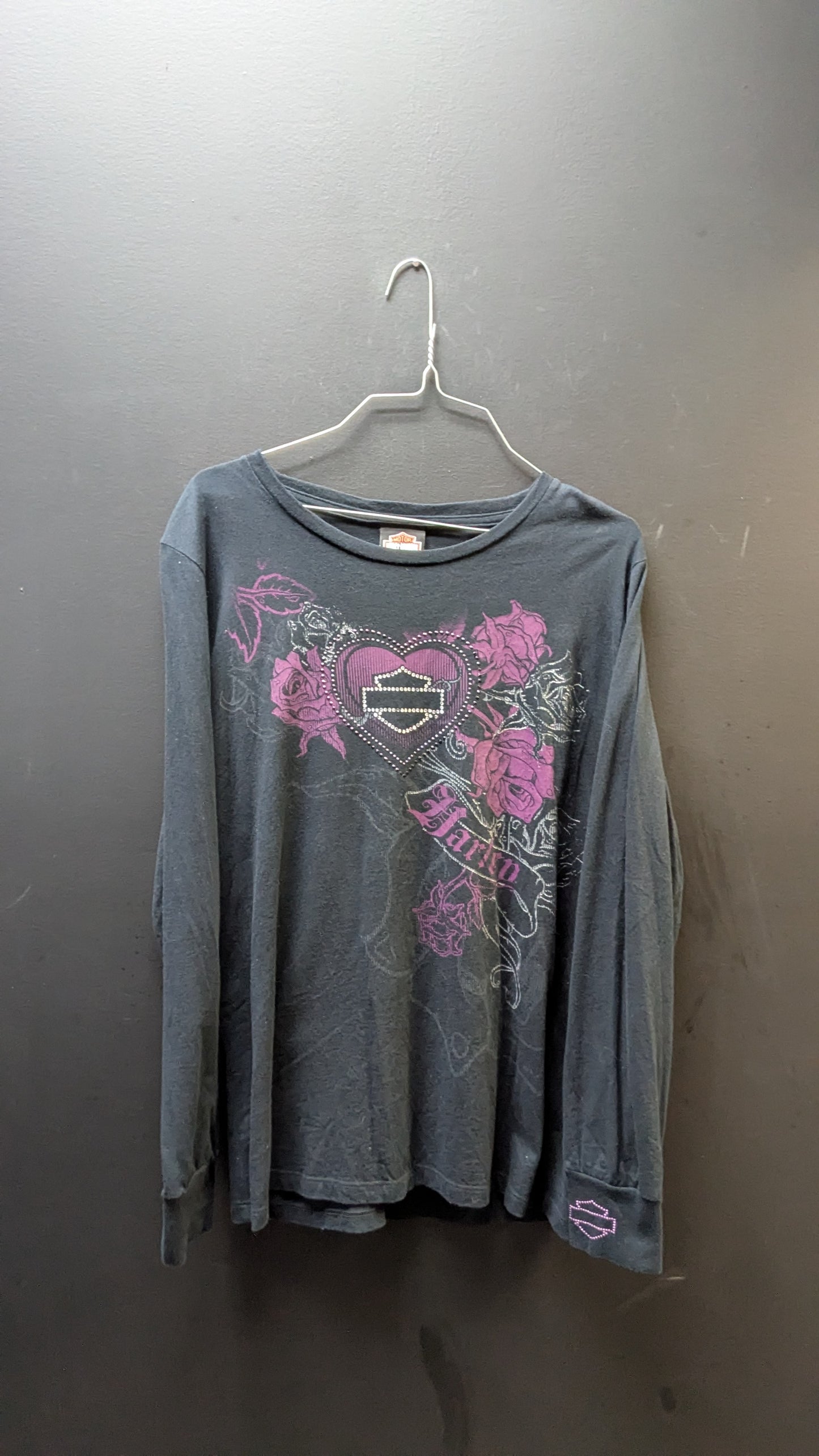Harley-Davidson Women’s Rhinestone Rose Long Sleeve – Large (Estimated)