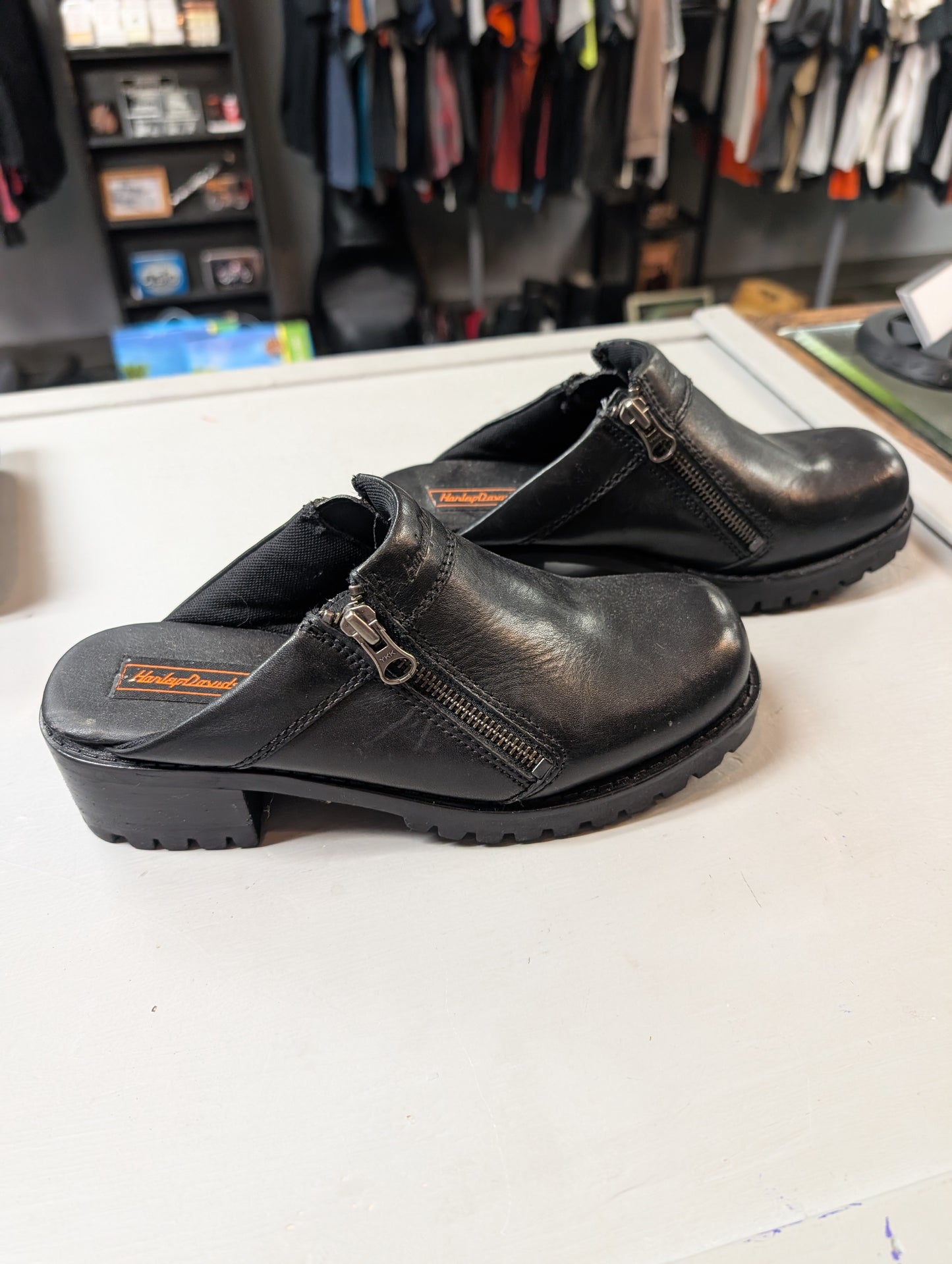 Harley-Davidson black leather zip-up clogs size 7