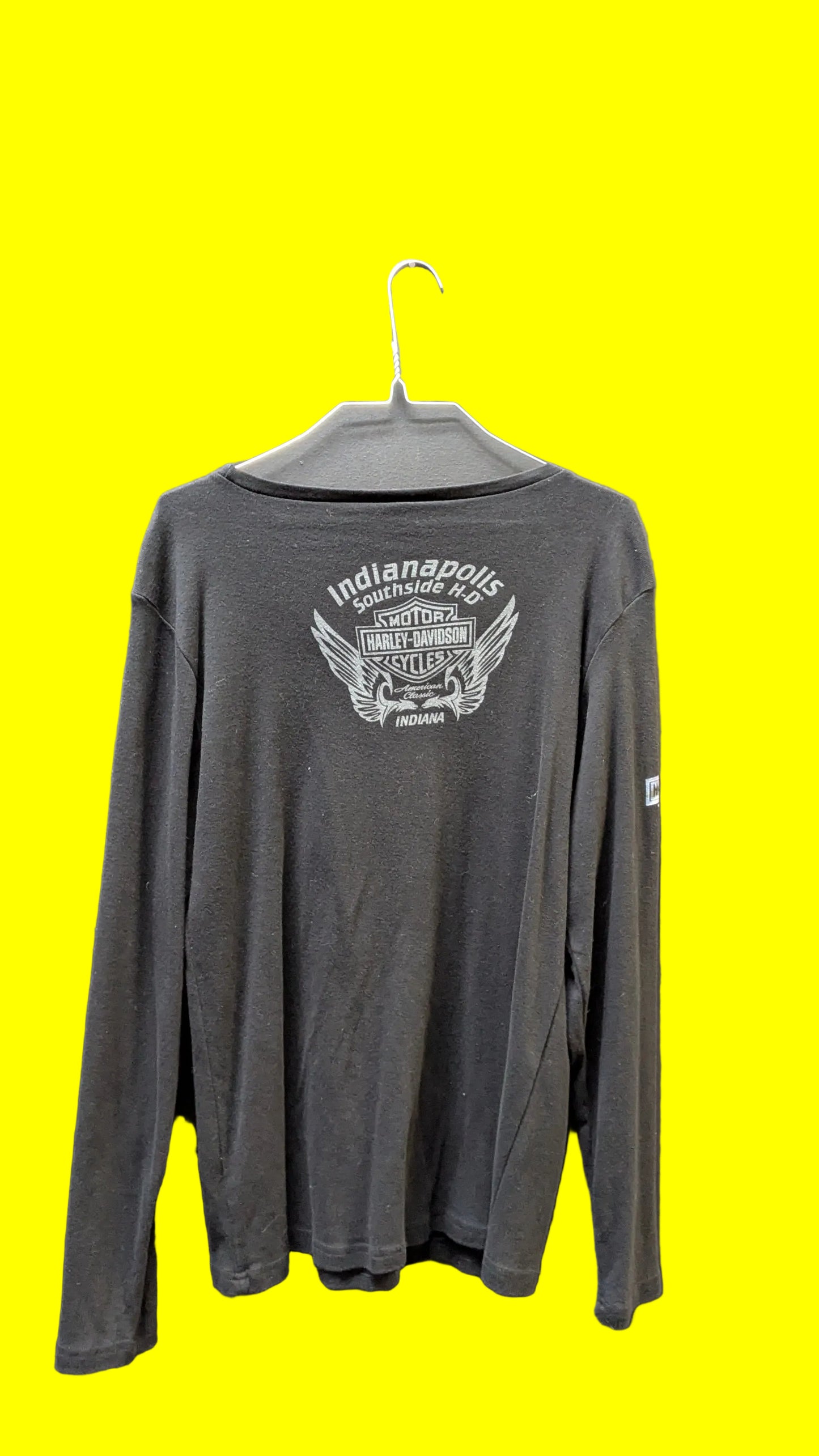 Harley-Davidson Long Sleeve Skull Tee – Women’s XL (Estimated)
