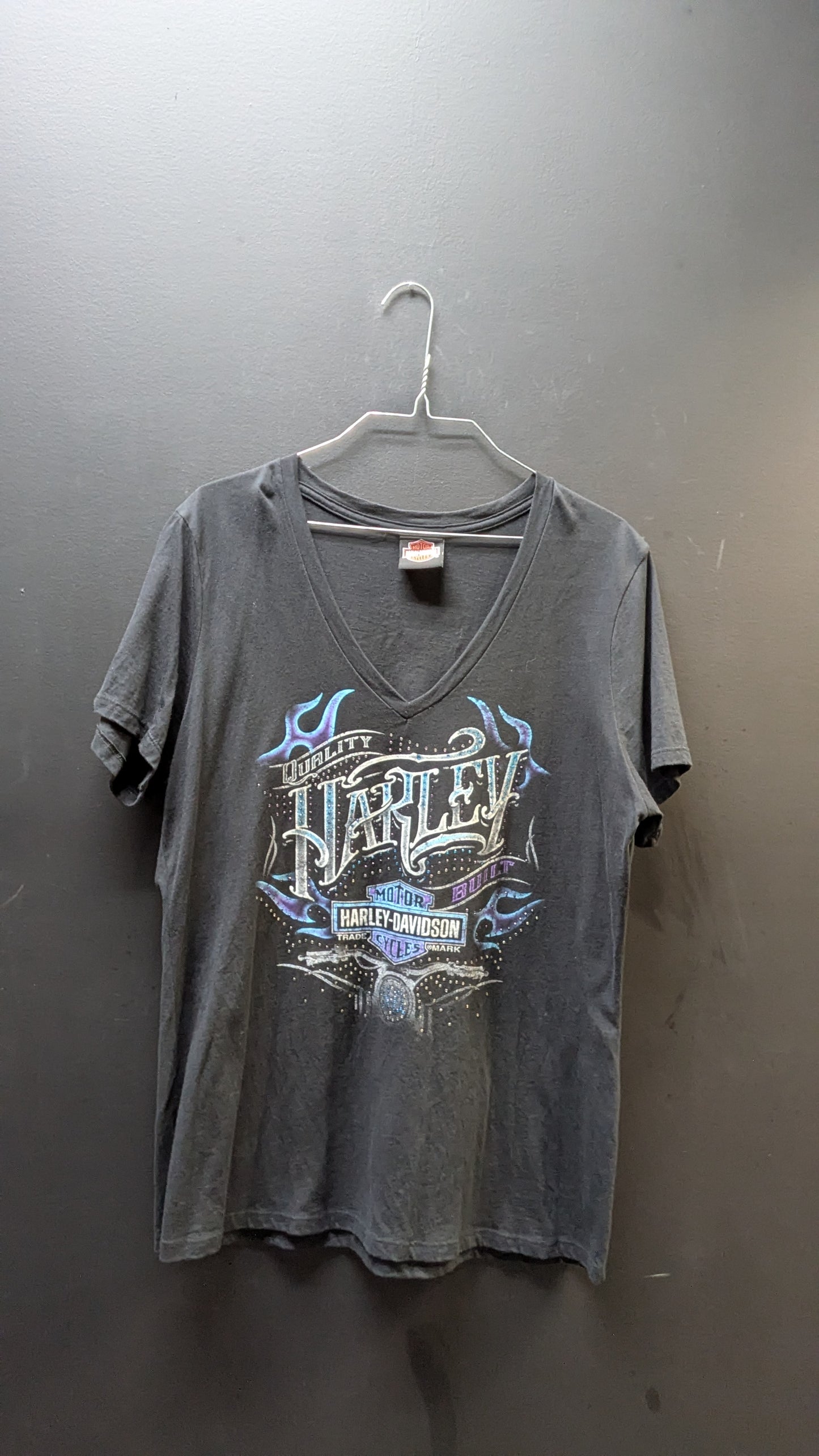 Harley-Davidson Women’s V-Neck Graphic Tee – XL/XXL (Estimated)