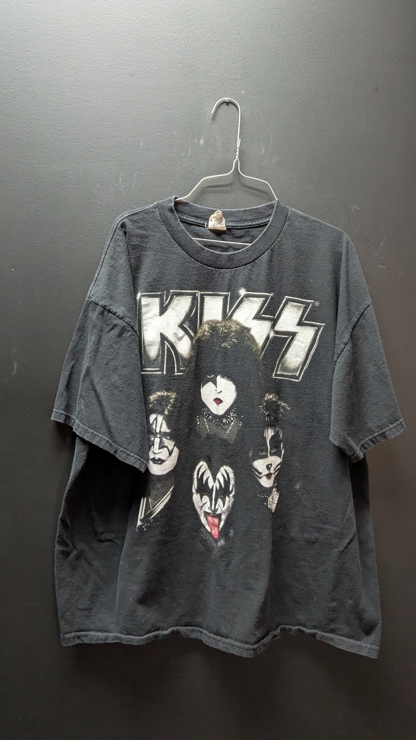 Kiss Music Tee