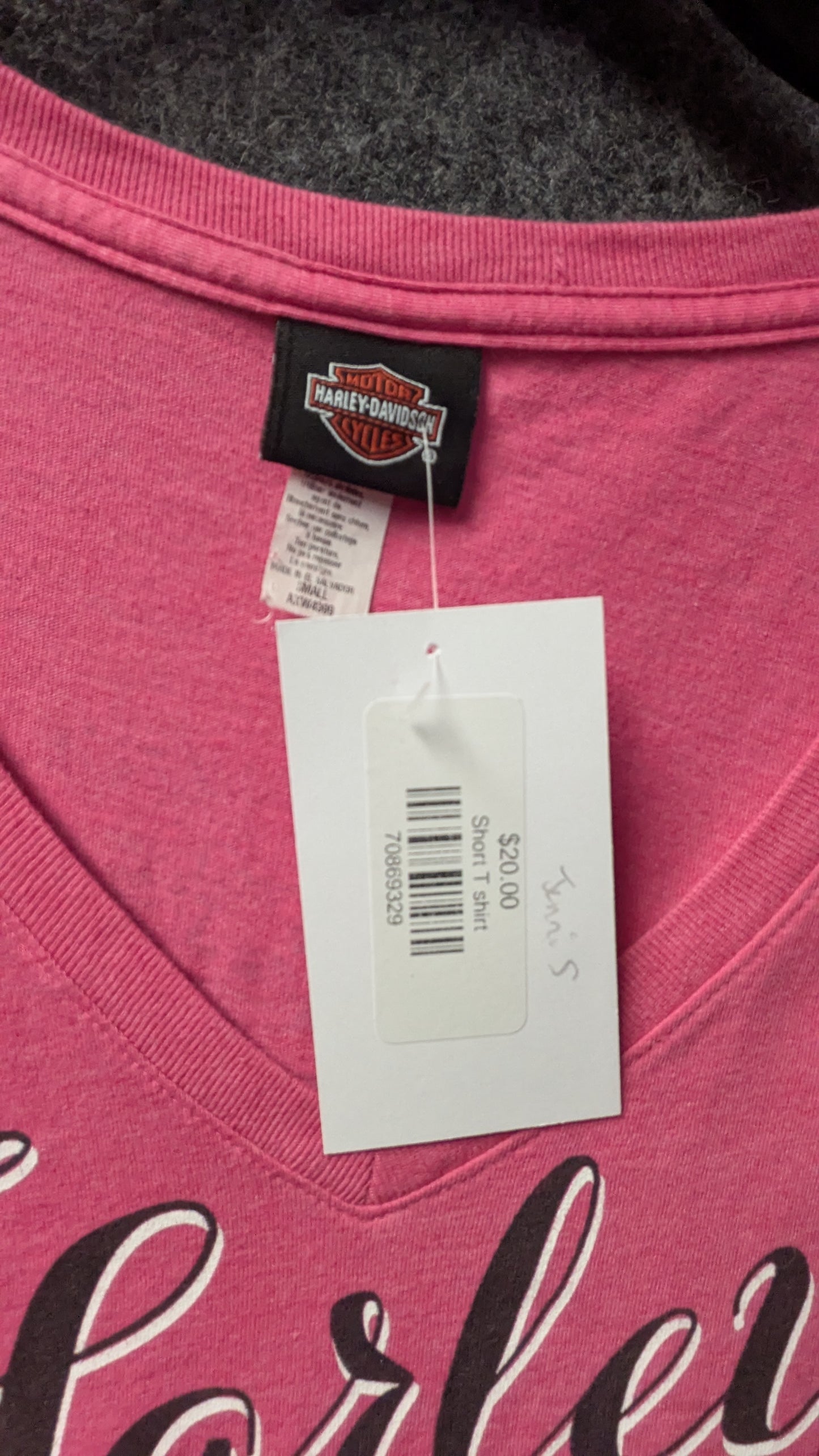 Women’s Harley-Davidson Pink V-Neck Tee – Size small