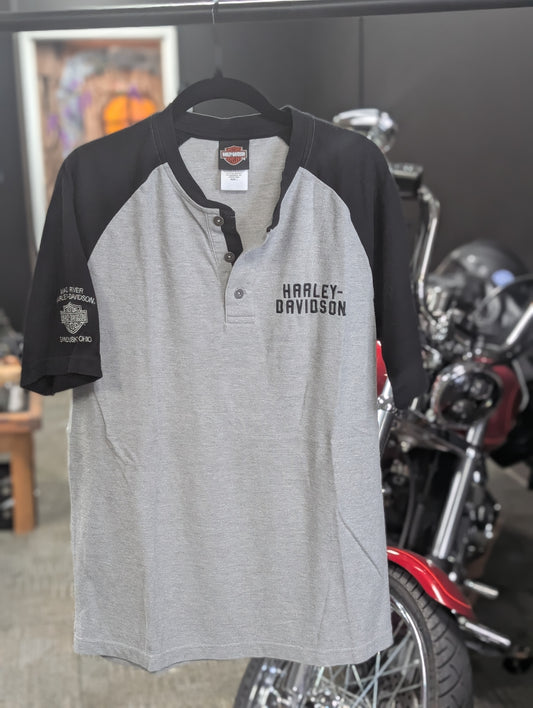 Button Up Men's Large Harley Davidson Tshirt from Sandusky