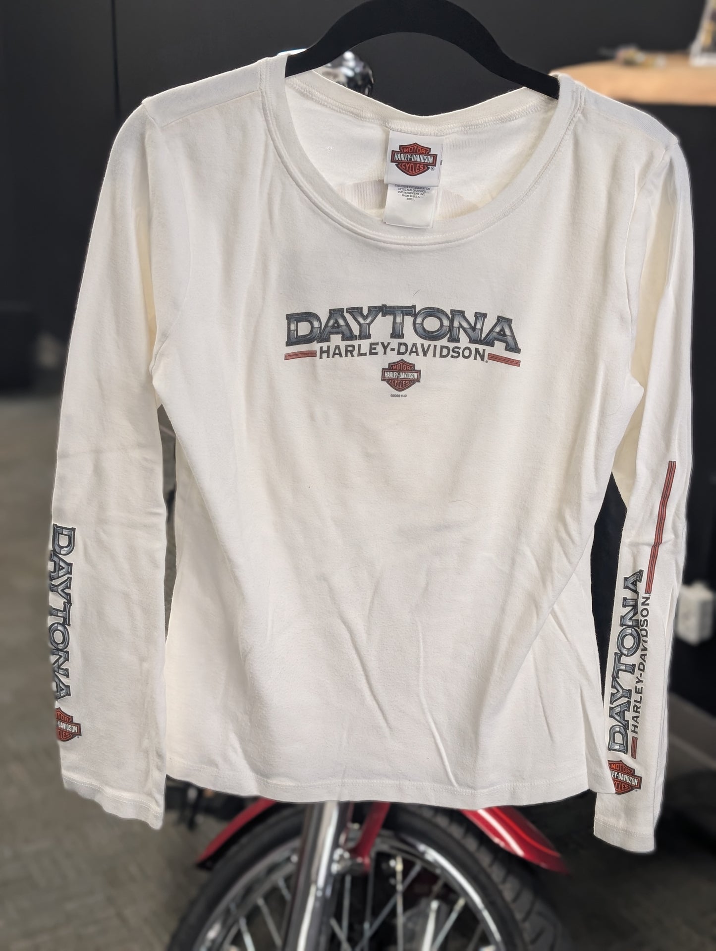 Daytona Women's Women's Large Harley Davidson long Sleeve Shirt