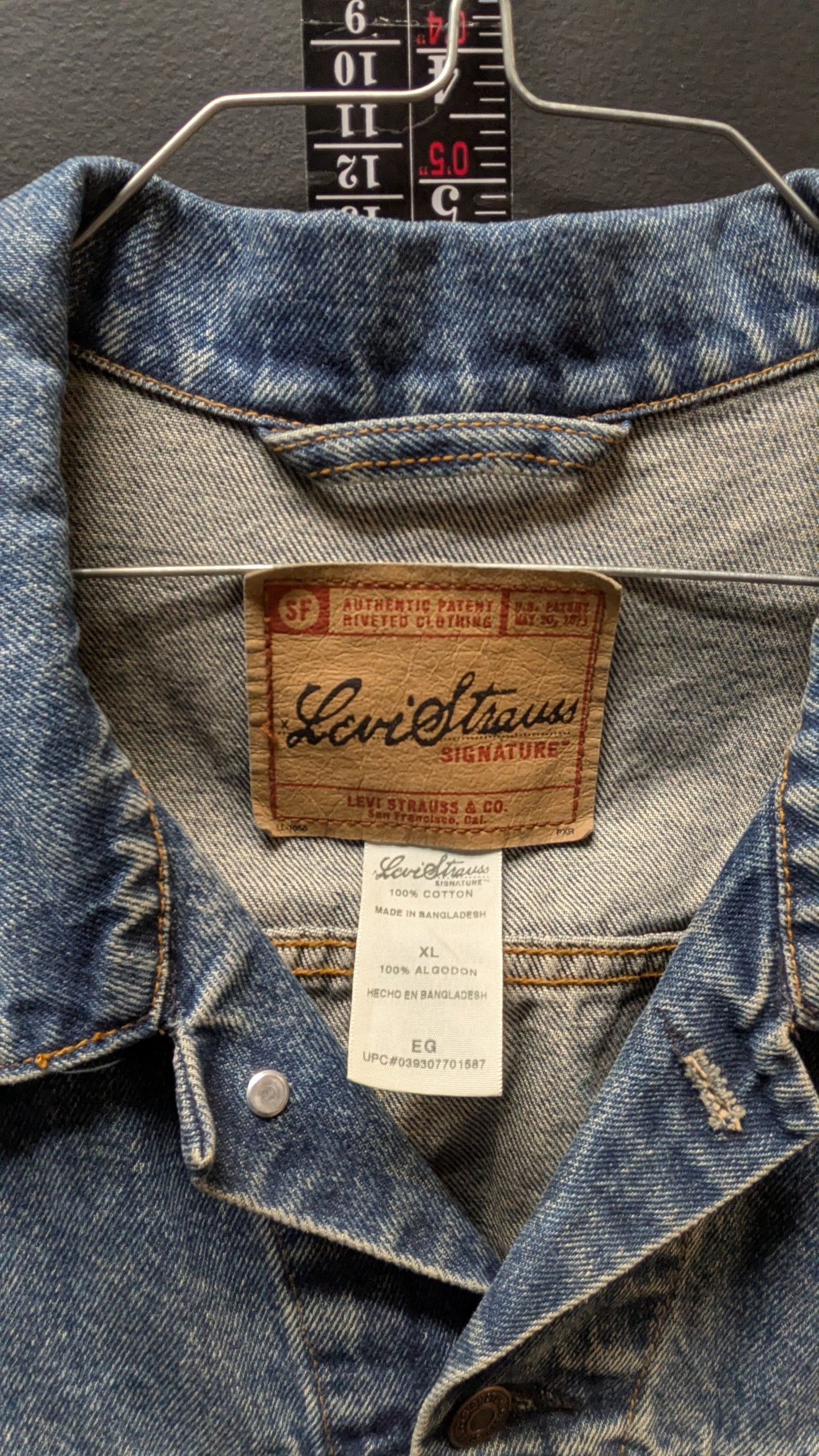 Levi Strauss Signature Denim Jacket – Women’s XL Classic Fit