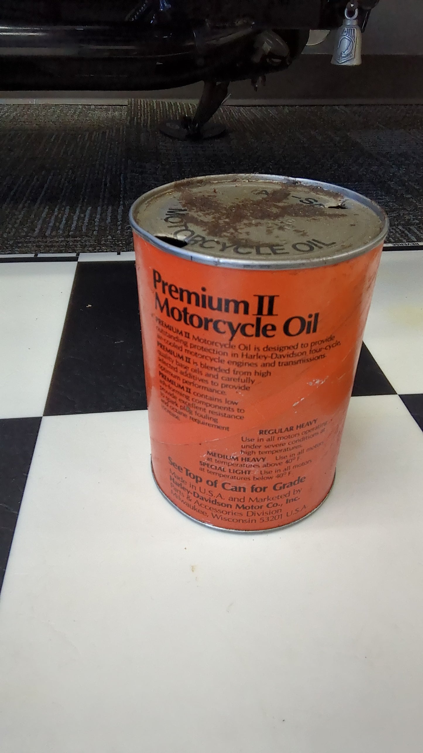 Vintage Harley Davidson metal motorcycle oil can