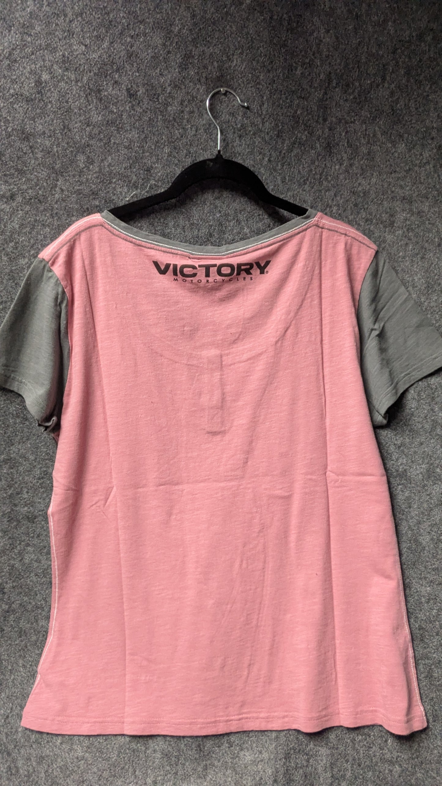 Victory Motorcycles Women’s Henley Scoop Tee – Pink & Grey Contrast – Size L (NWT)